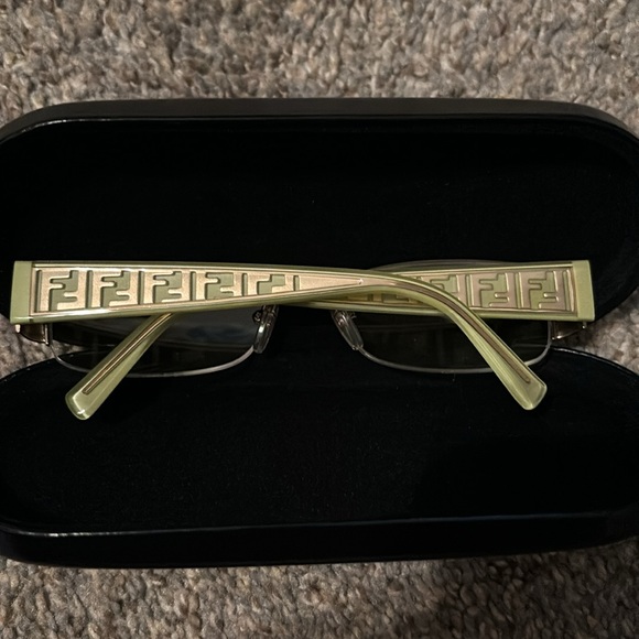 Fendi reading glasses - Picture 3 of 7